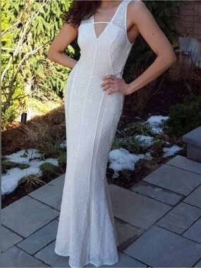 Long maxi bodycon beige cream dress Guess formal